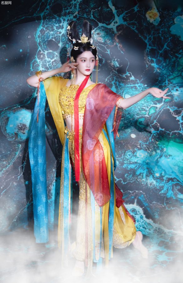 犹抱琵琶半遮面敦煌美女关晓彤(5/10)