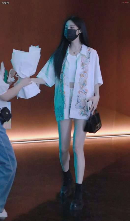 张俪裤子太短腿太长(2/9)