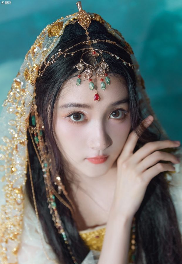 《王牌对王牌》关晓彤西域少女妆(3/5)