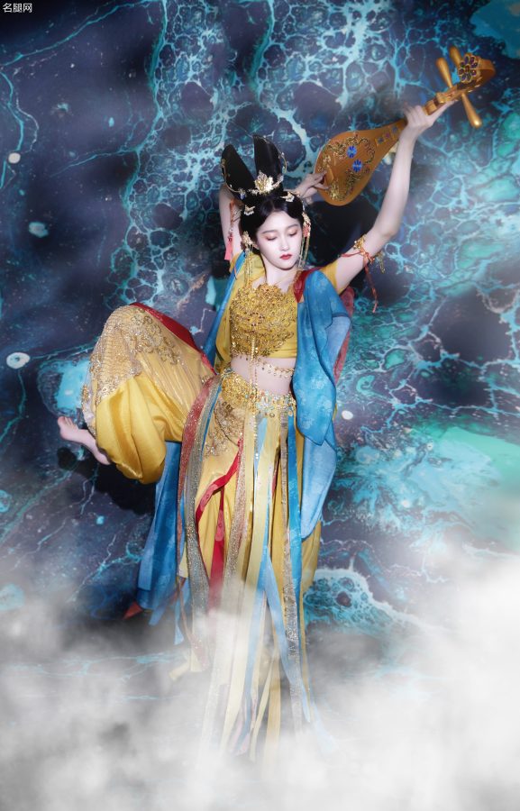 犹抱琵琶半遮面敦煌美女关晓彤(4/10)