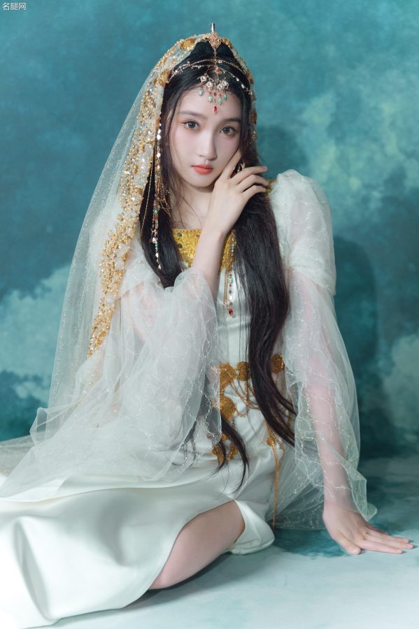 《王牌对王牌》关晓彤西域少女妆(2/5)