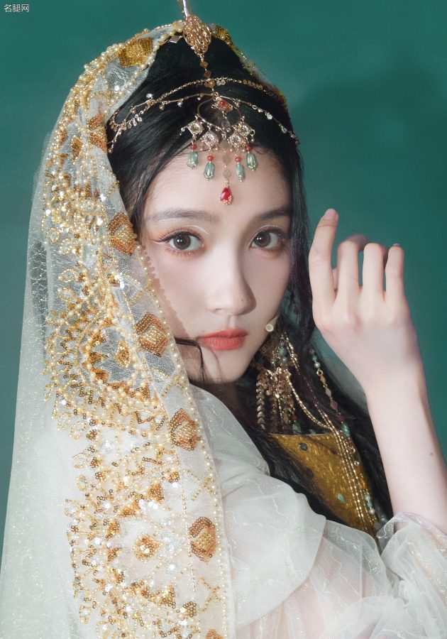 《王牌对王牌》关晓彤西域少女妆(5/5)
