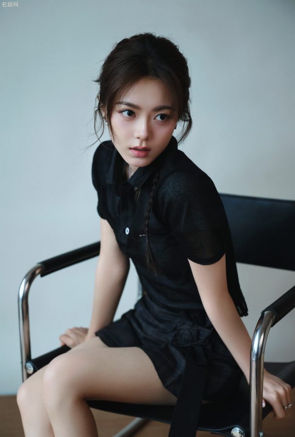 赵今麦少女美腿穿短靴温柔浪漫(2/16)