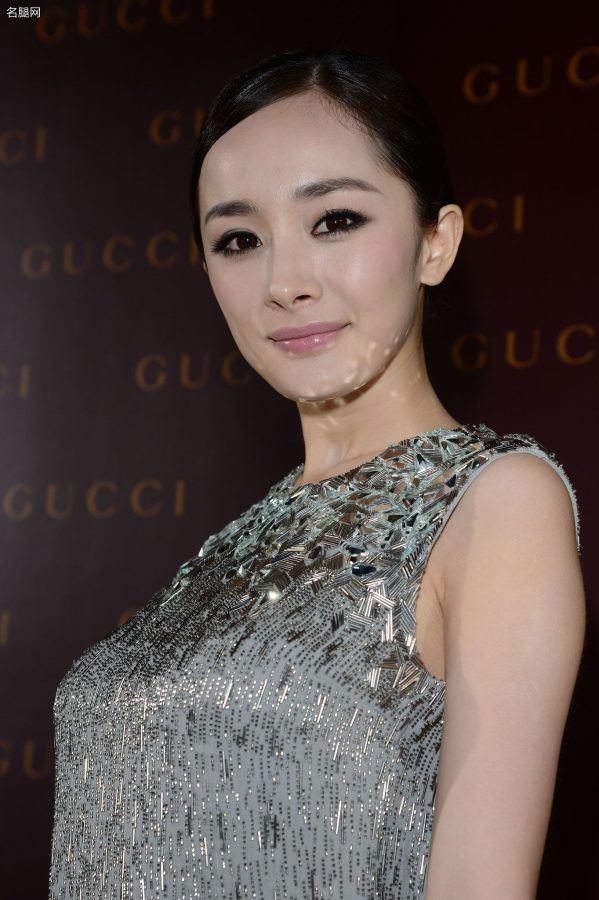 女明星杨幂超短裙下精美的长腿(3/4)