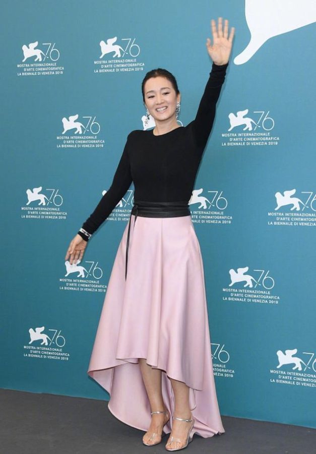 成熟女星巩俐脚踩凉高跟霸气亮相(7/14)