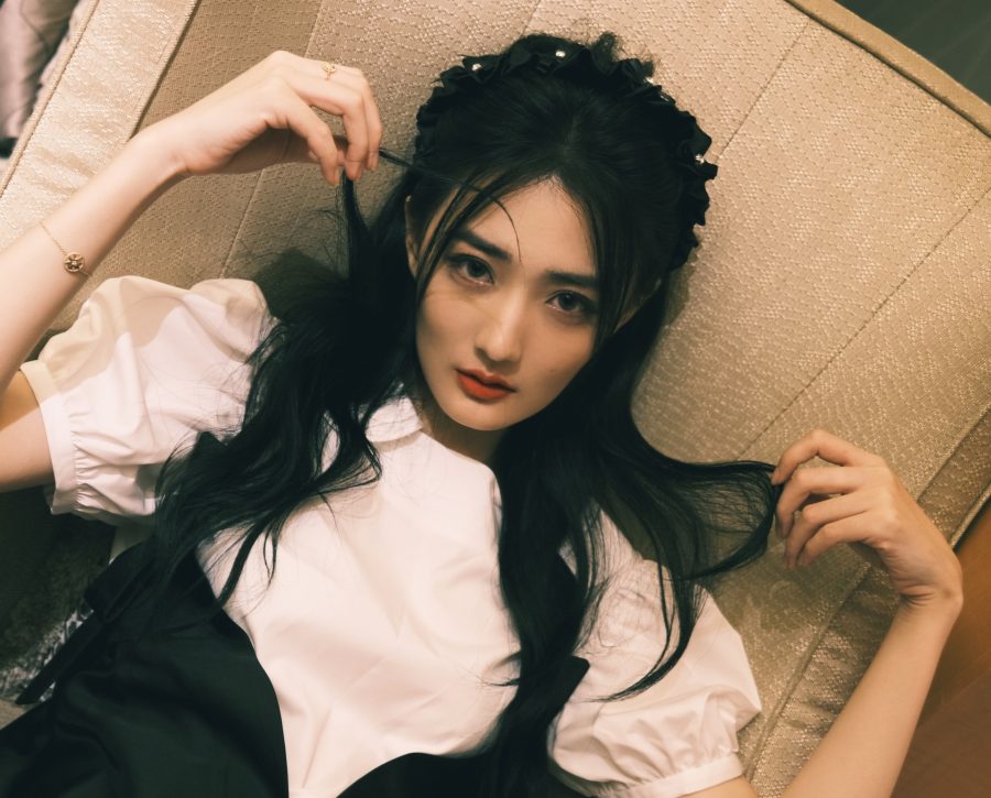 徐璐美腿穿黑色棉袜气质纯美如少女(5/7)