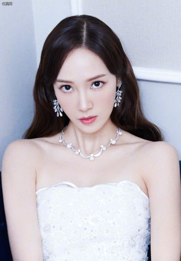 少女时代郑秀妍白滑玉腿穿防水台恨天高美丽动人(4/6)
