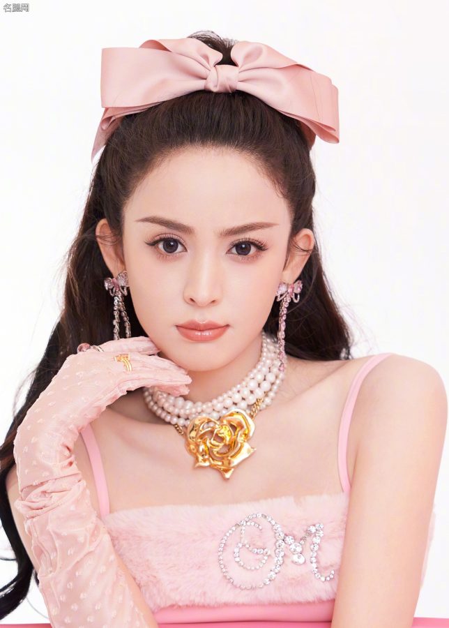粉色甜美小公主古力娜扎玉足踩细高跟给你好看(9/11)