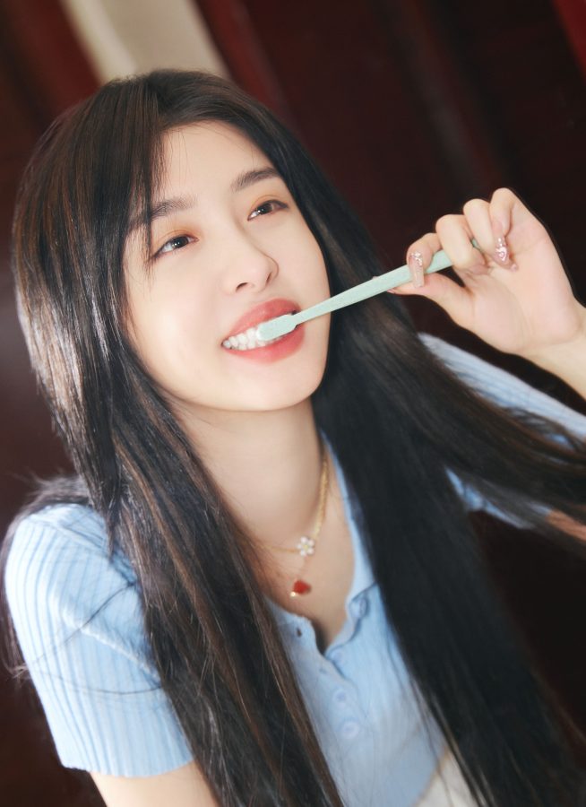 甜妹赵小棠浴室洗漱写真露白脚(5/6)