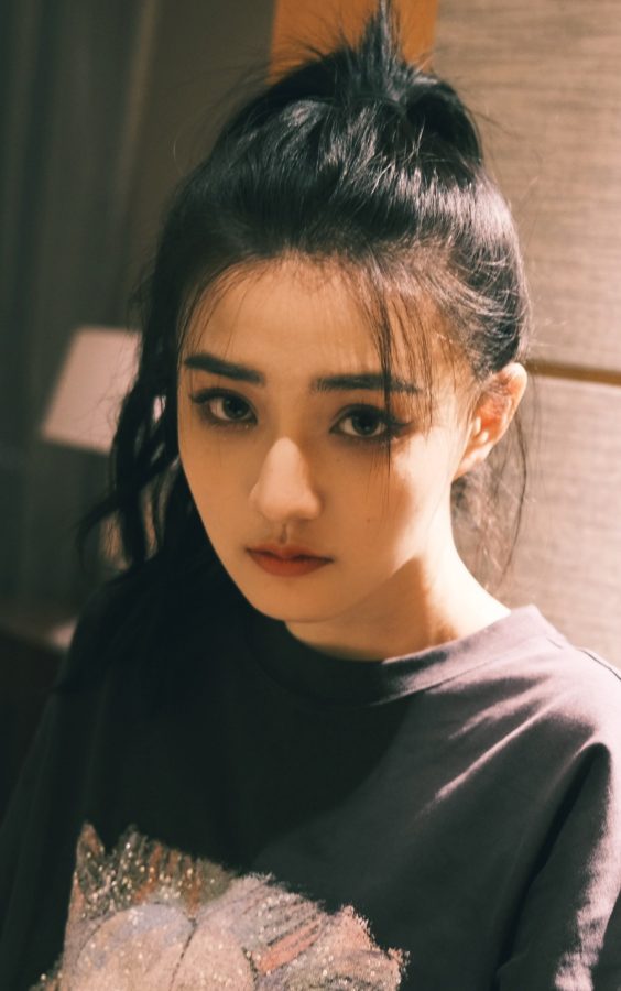 徐璐美腿穿黑色棉袜气质纯美如少女(7/7)