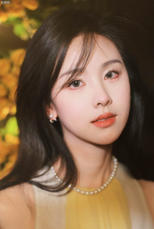 陈都灵梦幻唯美写真纱裙下玉足无瑕(2/2)