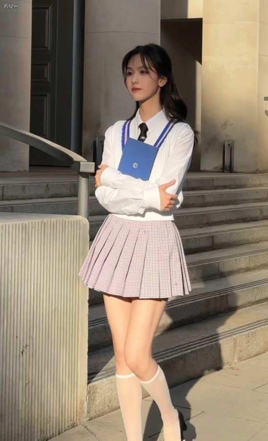 学妹陈都灵清纯校园风装扮美腿穿短筒白丝(20/21)