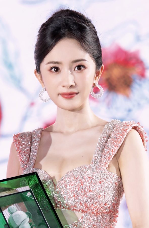 幂姐杨幂水蜜桃粉儿百果园写真秀美沟眼神勾人(23/25)