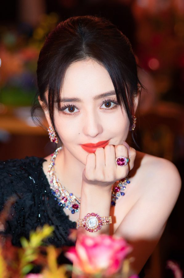 佟丽娅穿露肩晚礼服高清美脸气质冷艳不凡(6/8)