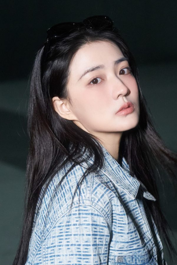 徐璐白皙玉腿穿长靴自信靓丽(5/7)