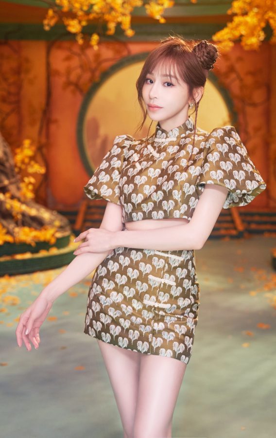 王心凌穿超短裙细美腿打咏春拳(2/3)