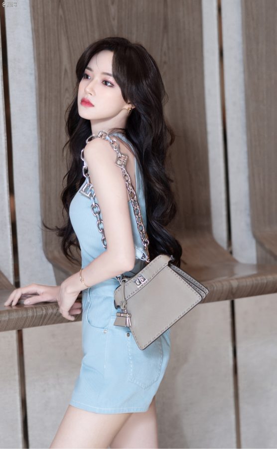 程潇清爽甜美气质秀白长腿(4/4)