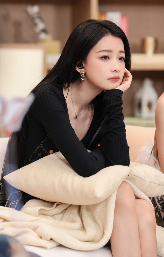 女星孙怡夹腿录制综艺《再见爱人》(3/3)