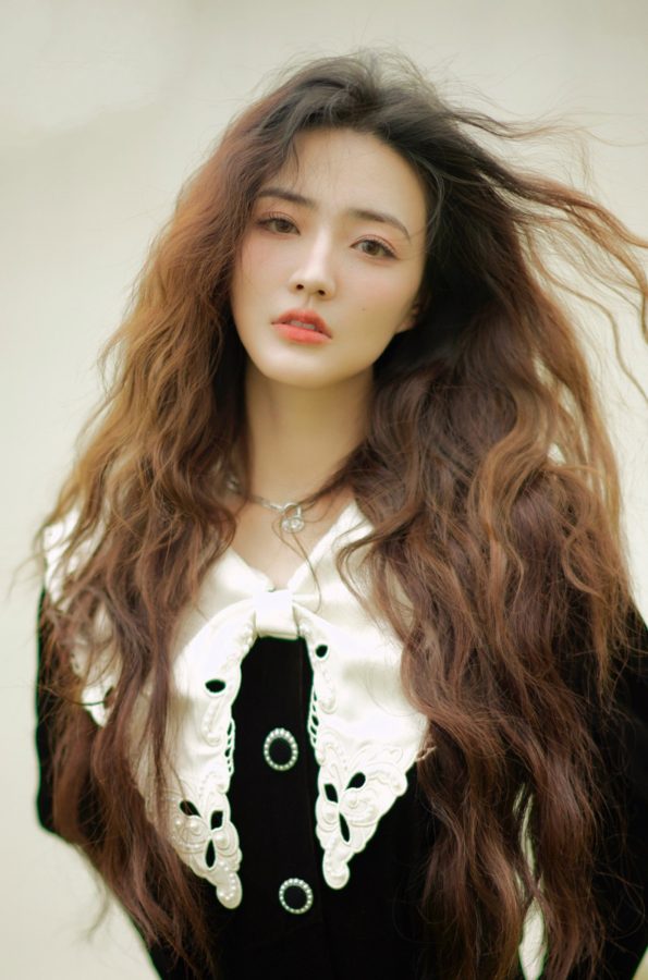 蜜桃美少女徐璐纤细玉腿穿helloketty可爱短袜(4/5)
