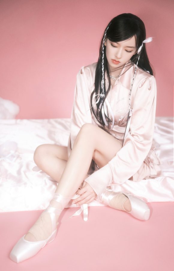 《了不起舞社》灵动芭蕾少女程潇美腿上线(1/12)