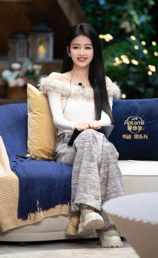 孙怡大秀小蛮腰和肚脐展现优雅魅力(8/8)
