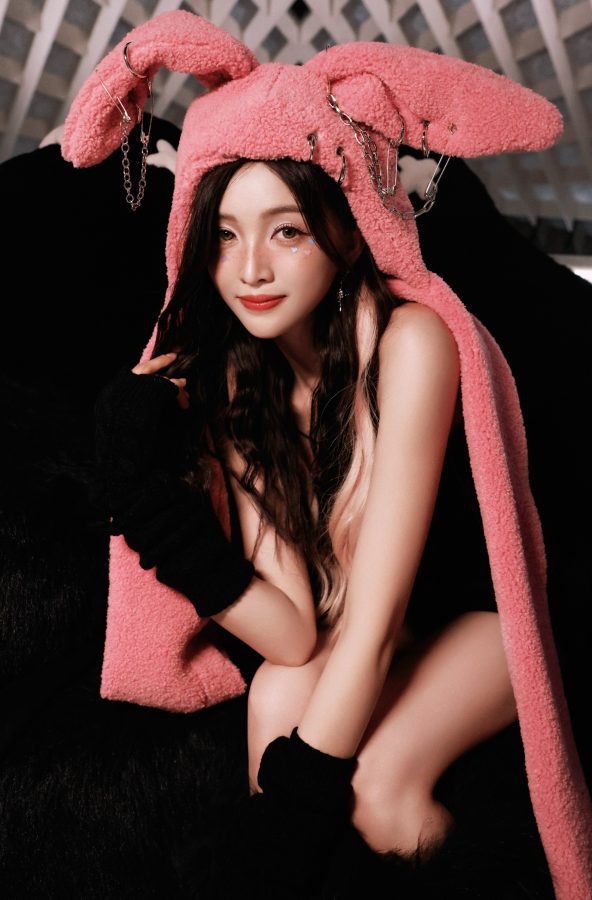 可爱小粉兔吴宣仪大腿美丽(7/9)