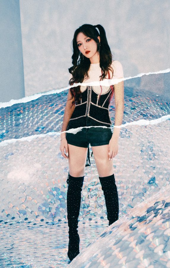 超爱穿靴的女歌手孟佳(5/9)