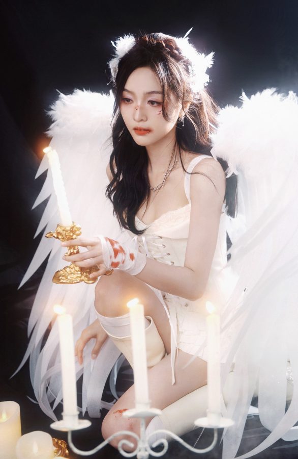 吴宣仪演绎战损版天使美腿受伤(6/8)