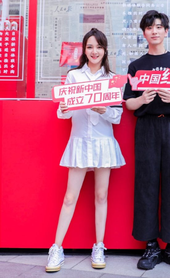 甜妹靳梦佳纤白的美腿(1/2)