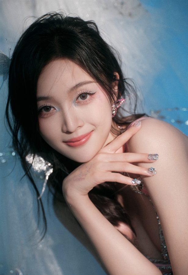 吴宣仪穿深V粉裙秀深沟(6/7)