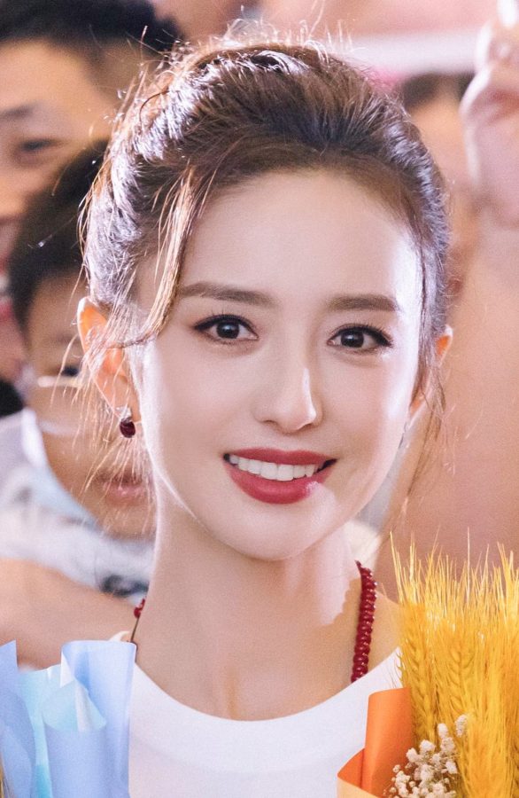 佟丽娅宣传电影大秀美腿高跟(10/11)