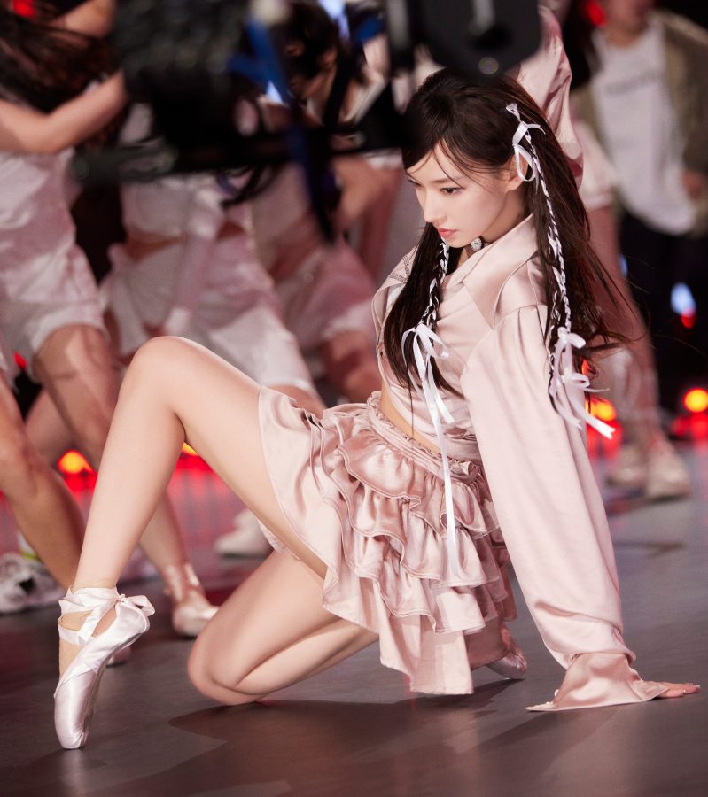 《了不起舞社》灵动芭蕾少女程潇美腿上线(8/12)