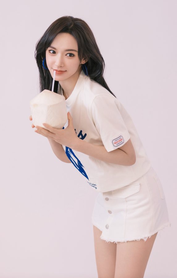 美腿少女程潇代言斯凯奇泡泡鞋系列(3/7)