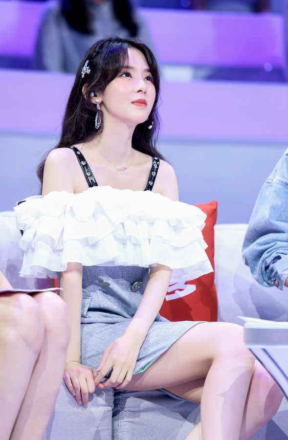 《一键倾心》女主持靳梦佳腿好白(5/6)