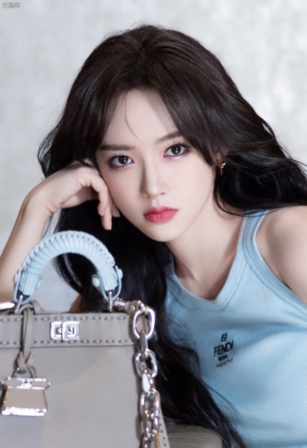 程潇清爽甜美气质秀白长腿(3/4)