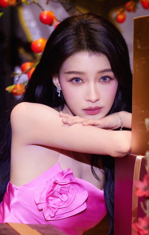 孙怡录制《大侦探》大秀逆天美长腿(5/9)