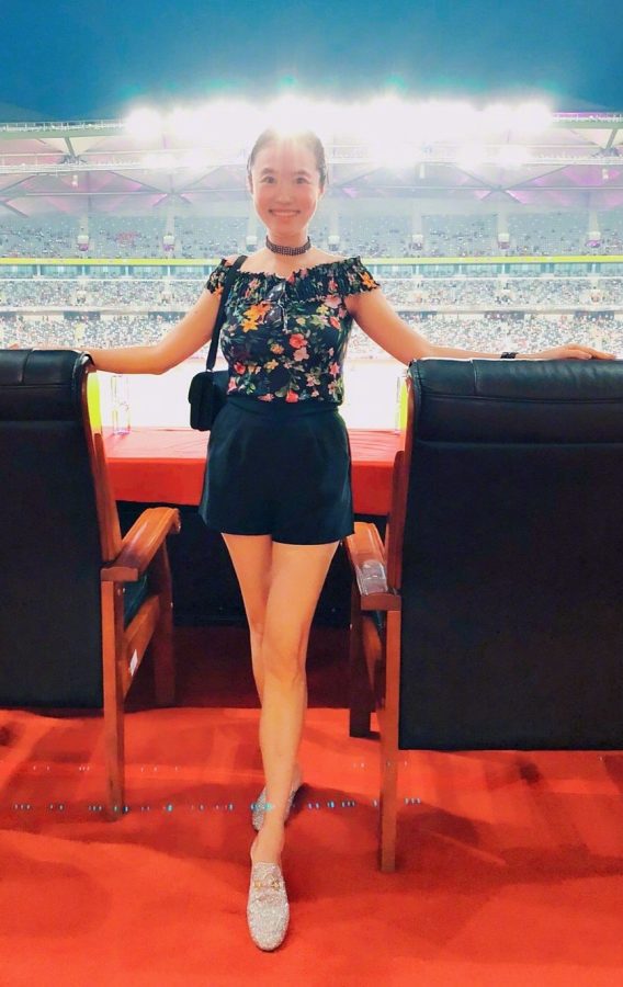 美腿女主持王曦梁现身运动场(2/3)