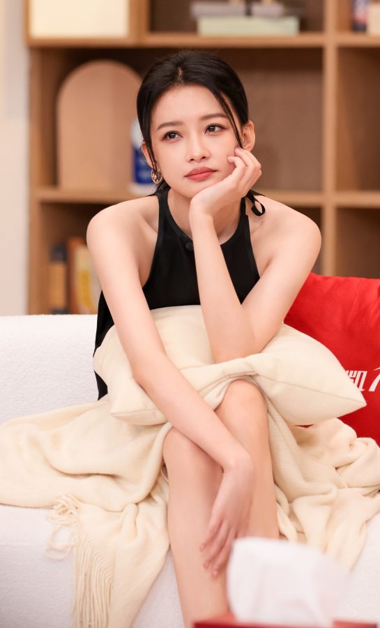《再见爱人》孙怡美腿交叉坐姿(3/3)