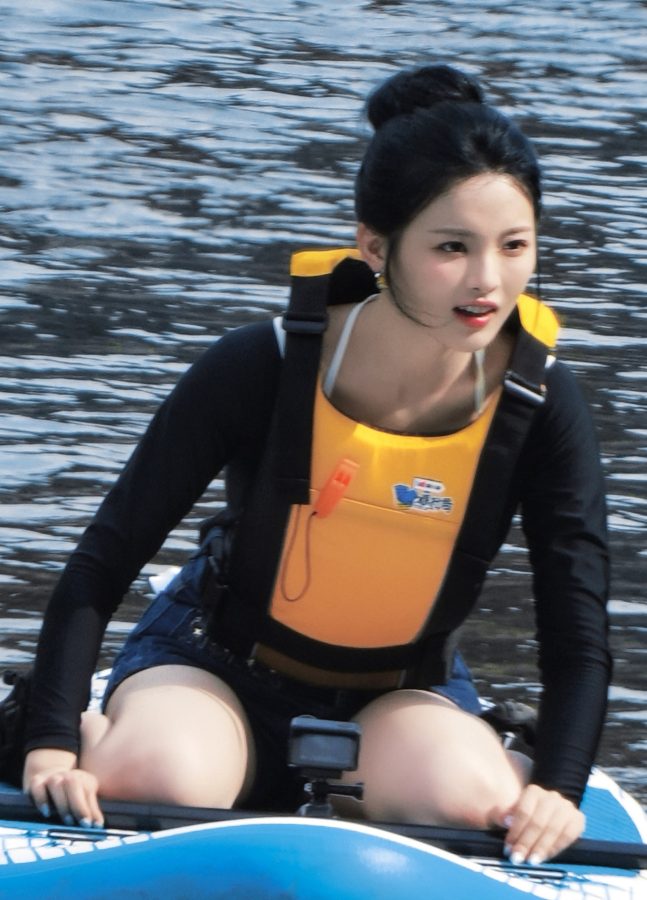 《盲盒旅行局》录制中杨超越短裤美腿(13/13)