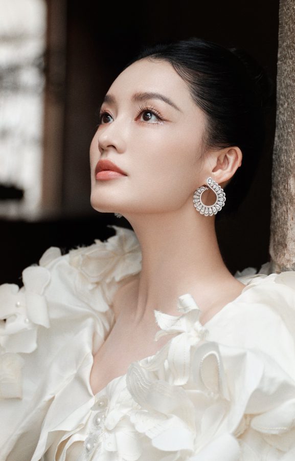 李沁月光仙子妆长腿踩白色高跟出席费加罗活动（第11张/共11张）