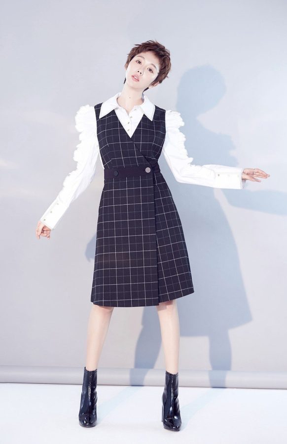 身材娇小的短发美女姜妍时尚杂志美腿写真(3/5)