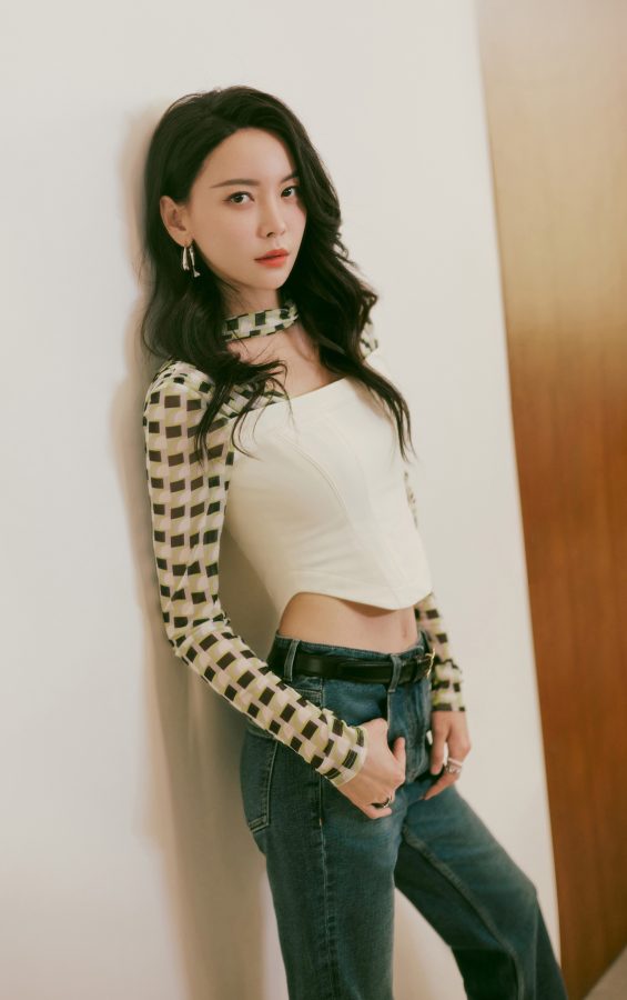 于文文录制《你好星期六》各种角度美脸盯屏(4/8)