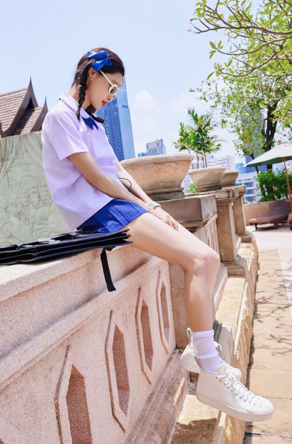 辛芷蕾在《花儿与少年好友记》展示光滑玉腿(6/10)