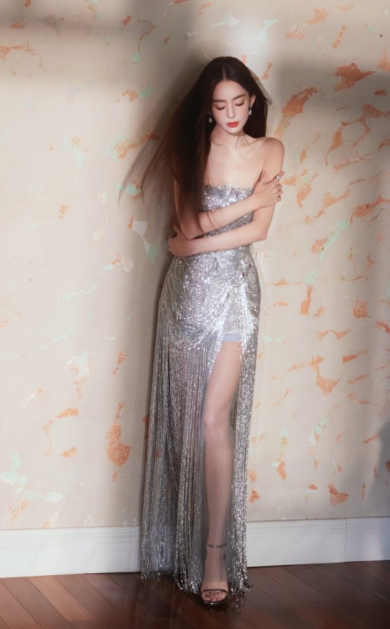 古力娜扎身着修身露背礼服美轮美奂(11/13)