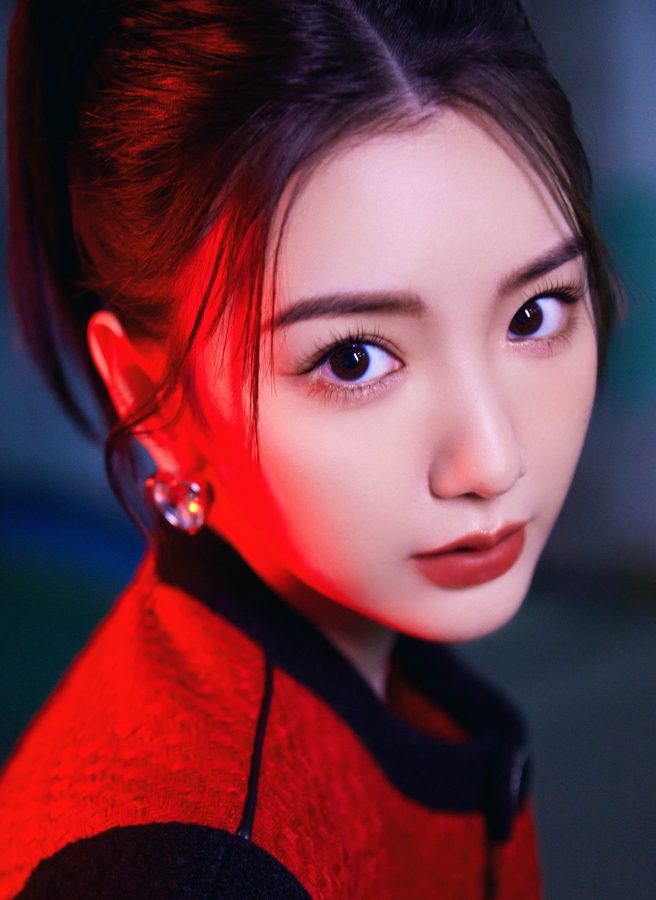 毛晓彤穿紧身包裹黑裤展现美臀长腿曲线(7/7)