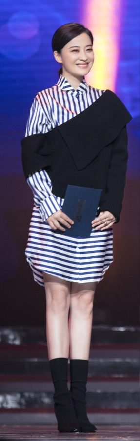 梅婷成熟玉腿参加颁奖典礼(2/5)