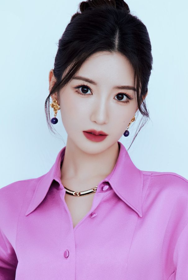 《令人心动的offer》毛晓彤穿优雅套裙美腿如玉气场全开(3/7)