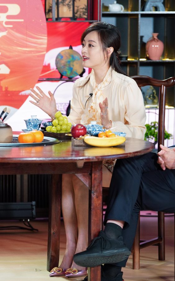 孙俪桌面下的美腿高跟（第3张/共4张）