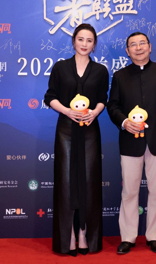 蒋勤勤绝美气质现身行动者联盟公益盛典(3/3)