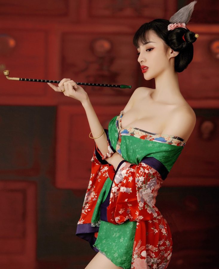 吴春怡COS清凉版宝青坊主小狐妖秀丝袜长腿(9/9)